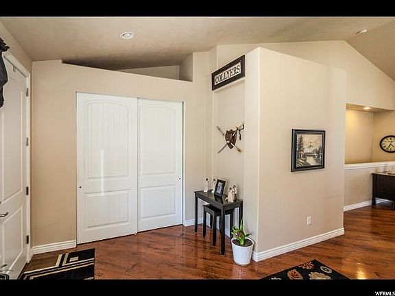 5th image of 2418 S Cottage Cv
