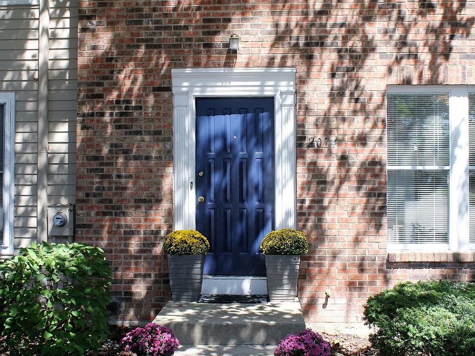 1st image of 2074 Stratford Ct