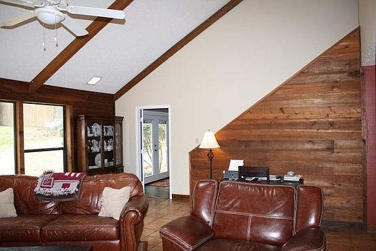 4th image of 903 Bazzell Dr
