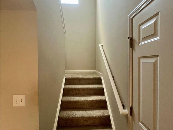 5th image of 404 Brannon Meadows Dr