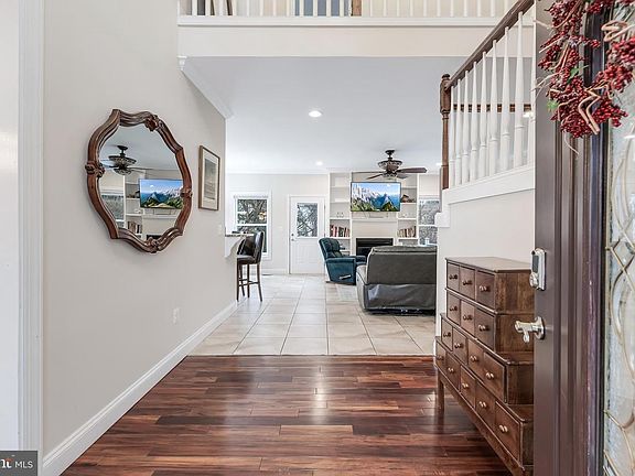 4th image of 5703 Chapin Ave