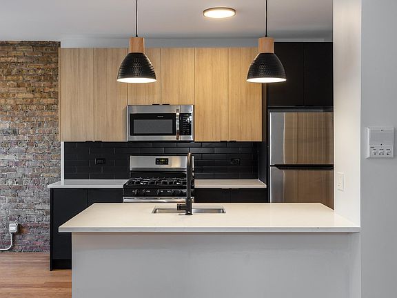 3rd image of 4120 N Keeler Ave APT 2