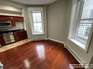 250 Newbury St #R, Boston, MA 02116