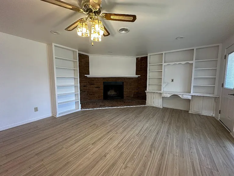 532 Oak Grove Ln — Photo 12