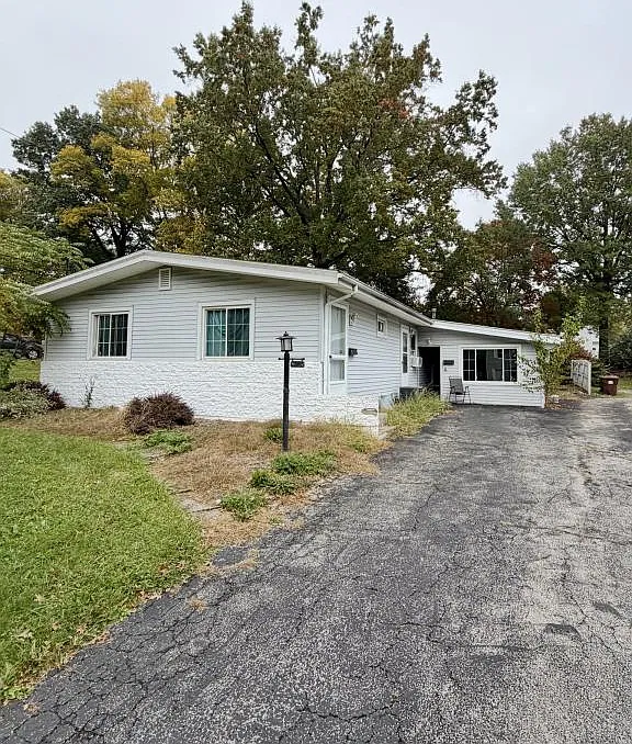 74 Homestead Dr — Photo 1