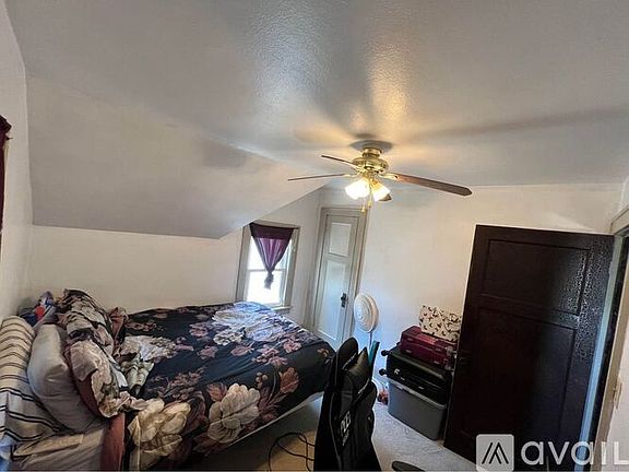 3rd image of 315 N 71st St