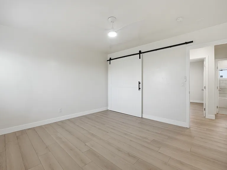 4553 North Ave #4549.5 — Photo 7