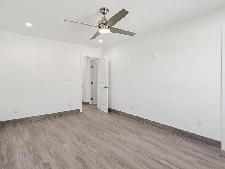 738 S Orange Ave — Photo 31