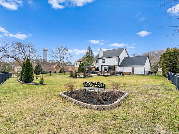 2nd image of 404 Cambria Ct