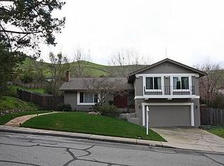 66 Woodford Dr, Moraga, CA