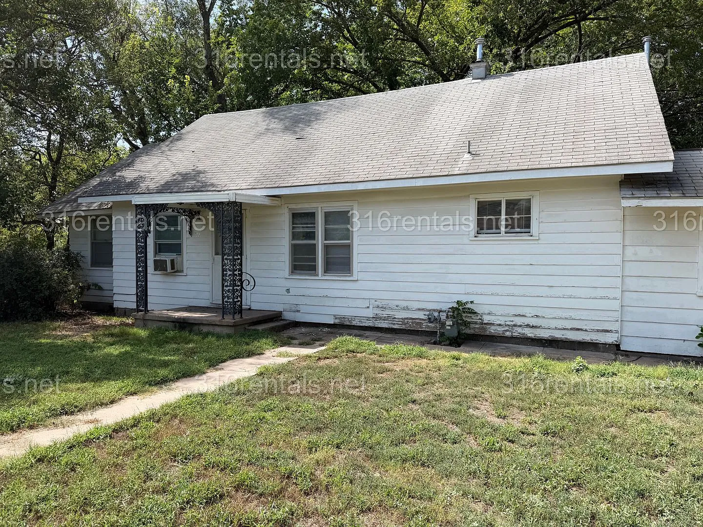 $1299 - 3 bed 1 bath - Single Family Home — Photo 1