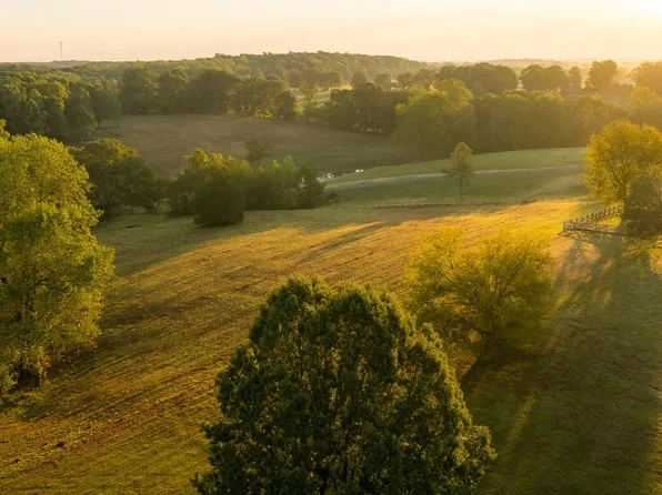 7710 Pinewood Rd, Primm Springs, TN 38476