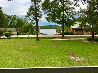 1109 Lesesne Dr, Manning, SC 29102