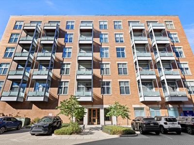 949 W Madison St APT 406, Chicago, IL, 60607