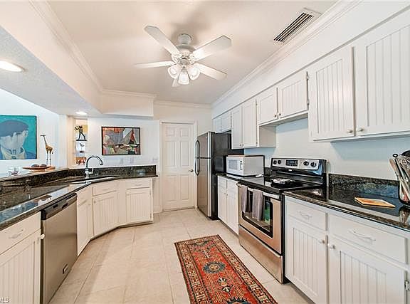 5th image of 28063 Oak Ln