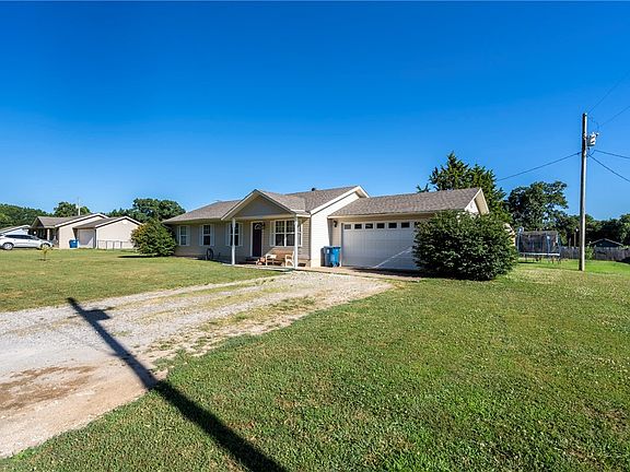 2nd image of 12491 Oak Knoll Cir