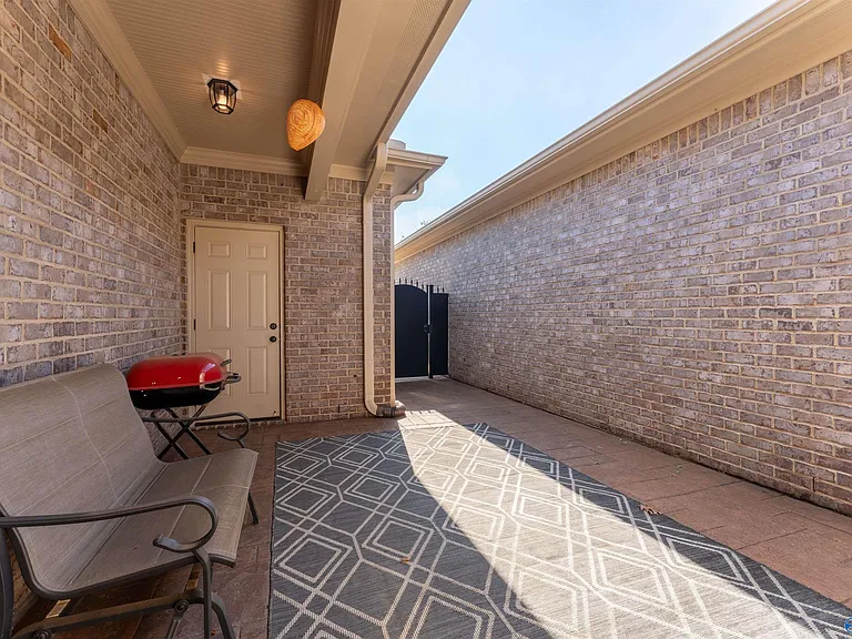525 W Mossyleaf Dr SW — Photo 37