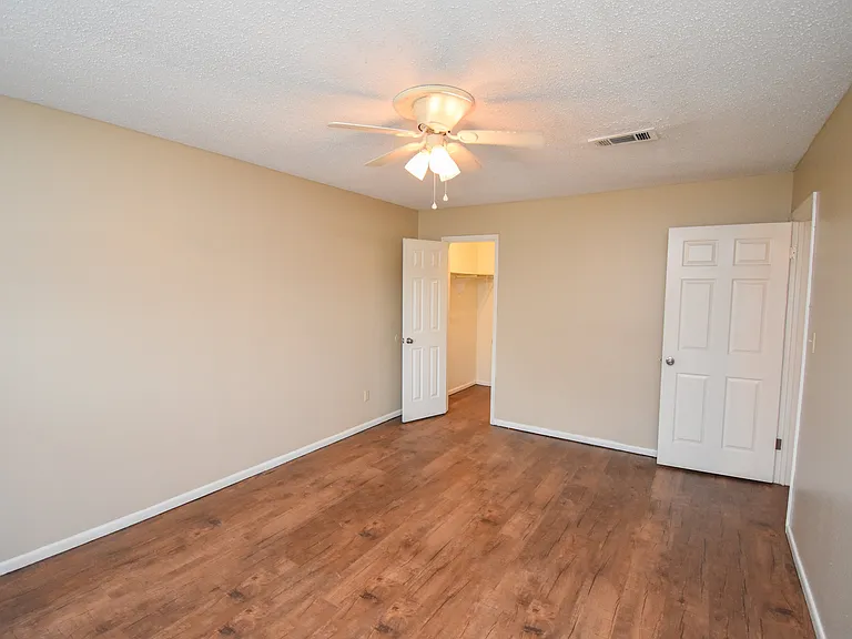 609 Sherwood Dr #C — Photo 6