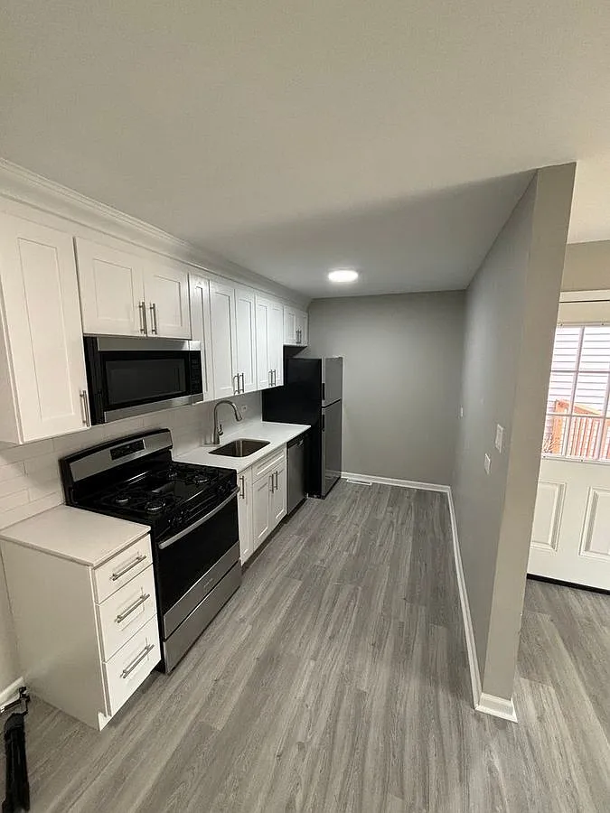 764 Coral Apartments Unit #201 Antioch, IL 60002 — Photo 1