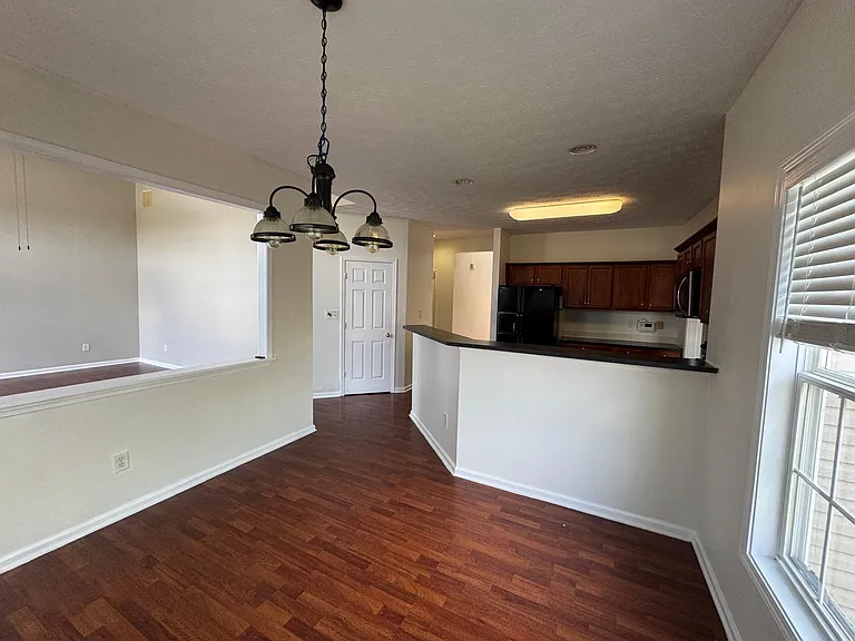 504 Thames Cir — Photo 91
