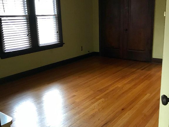 3rd image of 387 W Cambourne St