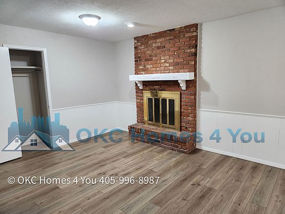5th image of 401 SW 63rd Pl