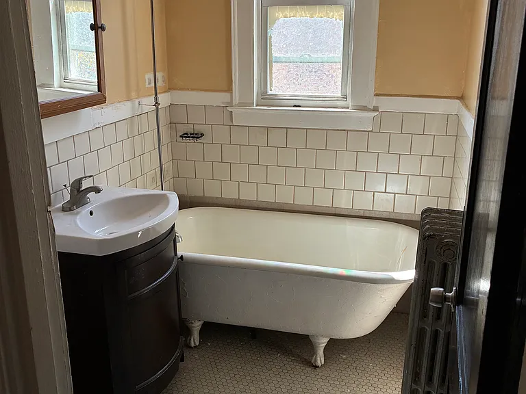 63 Glendale Ave — Photo 8