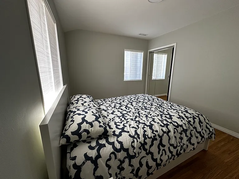 Tiara St — Photo 9