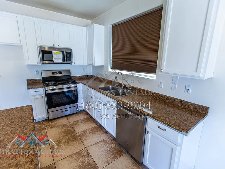 42322 W Lunar St — Photo 21
