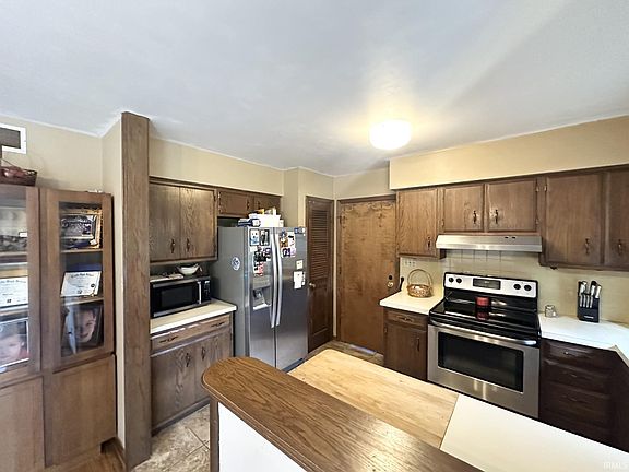 5th image of 8199 Oak Dr