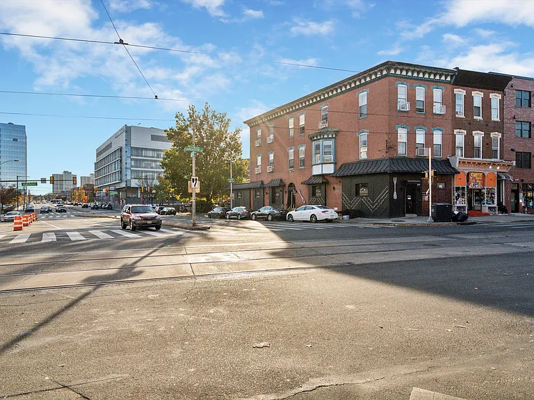 3729 Lancaster Ave #400 — Photo 4