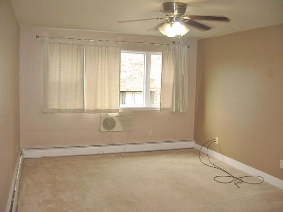 4th image of 2121 N Cambridge Ave APT 312