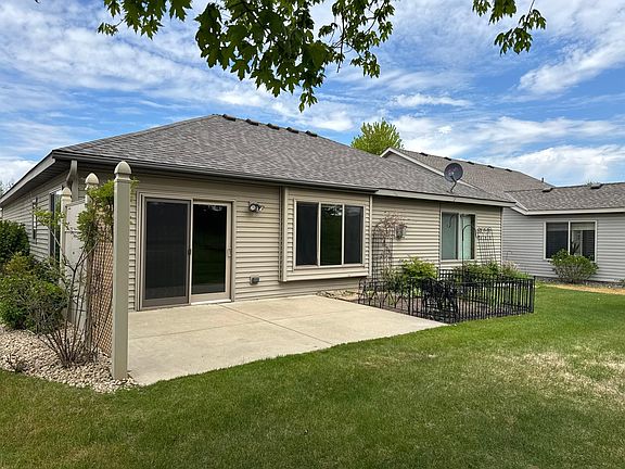 2nd image of 106 Weeping Willow Cir