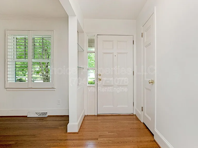 421 Blairmore Dr — Photo 3