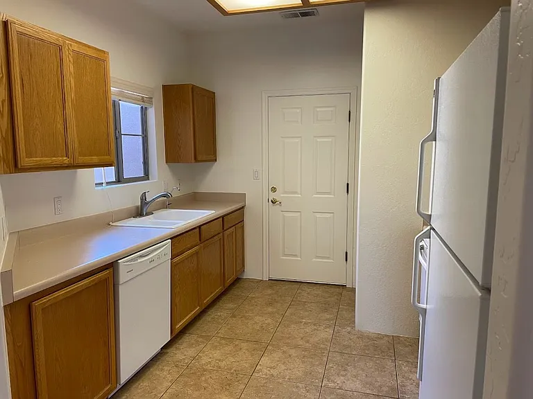 811 Dusty Rose Dr — Photo 11