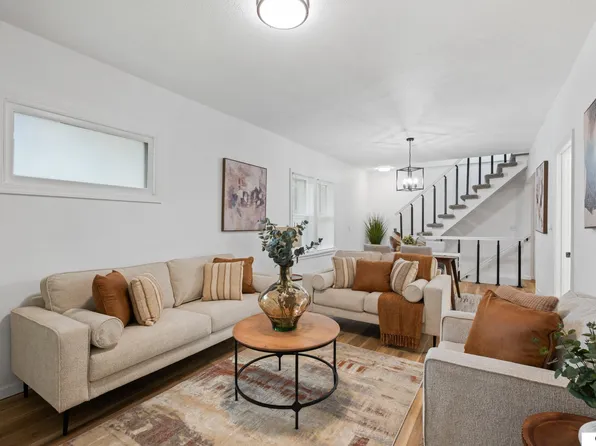 3279 Hascall St, Omaha, NE 68105