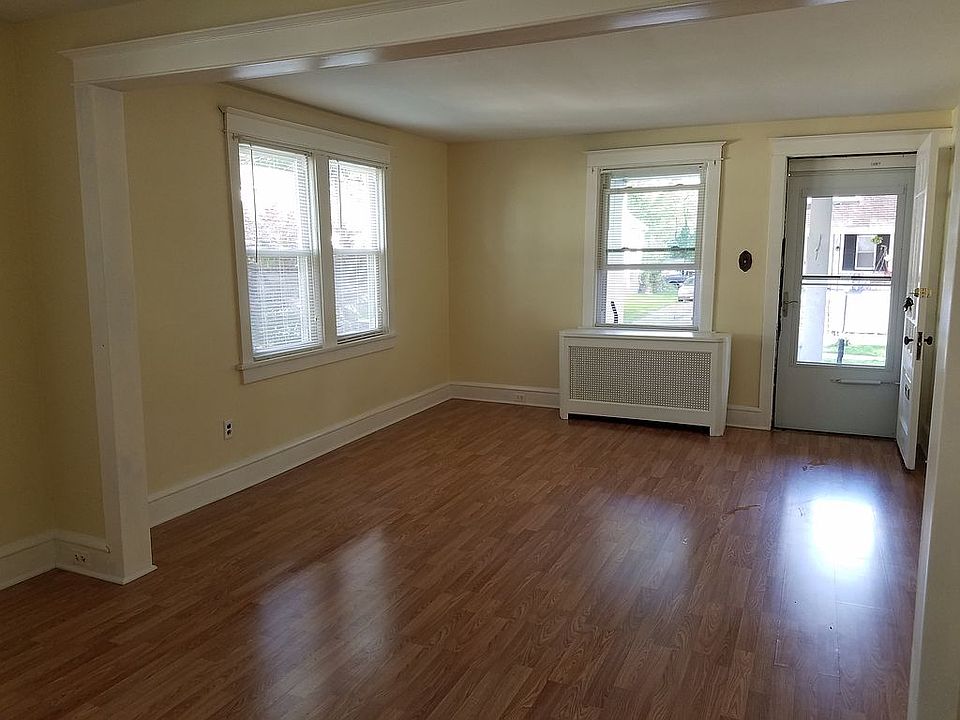 2nd image of 134 Watkins Ave