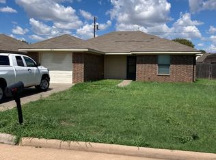 1217 Newman Ave, Iowa Park, TX 76367