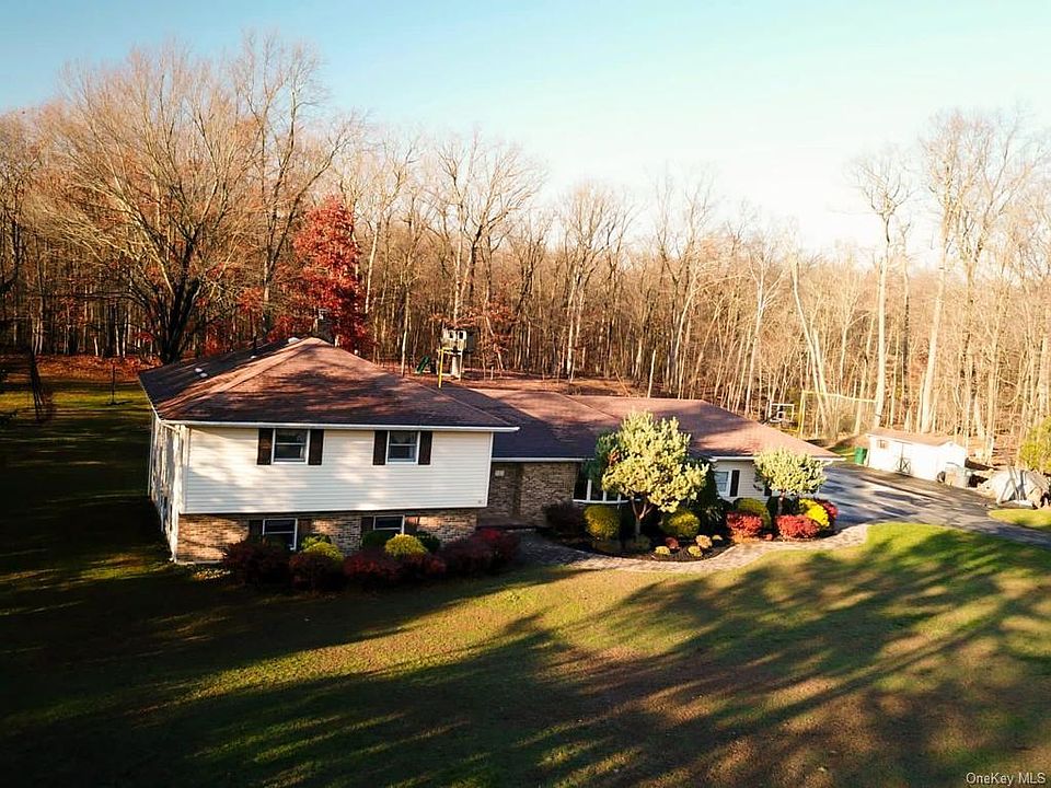 1st image of 9 Sherry Ln