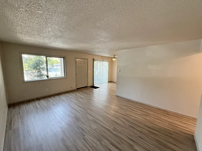 10812 SE Stark St #2 — Photo 6
