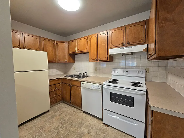 2845 Broadway Street — Photo 77