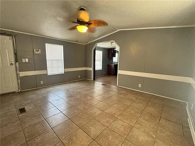 52563 S Evans Rd — Photo 2