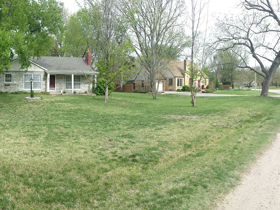 Large lot in beautiful area