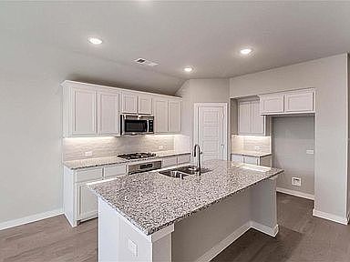 4th image of 4104 Starlight Creek Dr