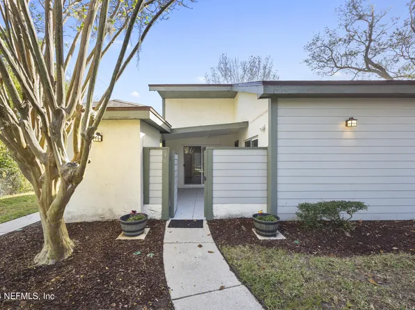 301 COURAGEOUS Court N #301, Atlantic Beach, FL 32233