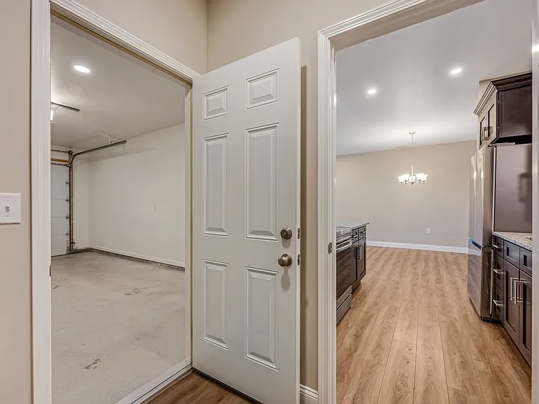 3454 Ammon Dr — Photo 40
