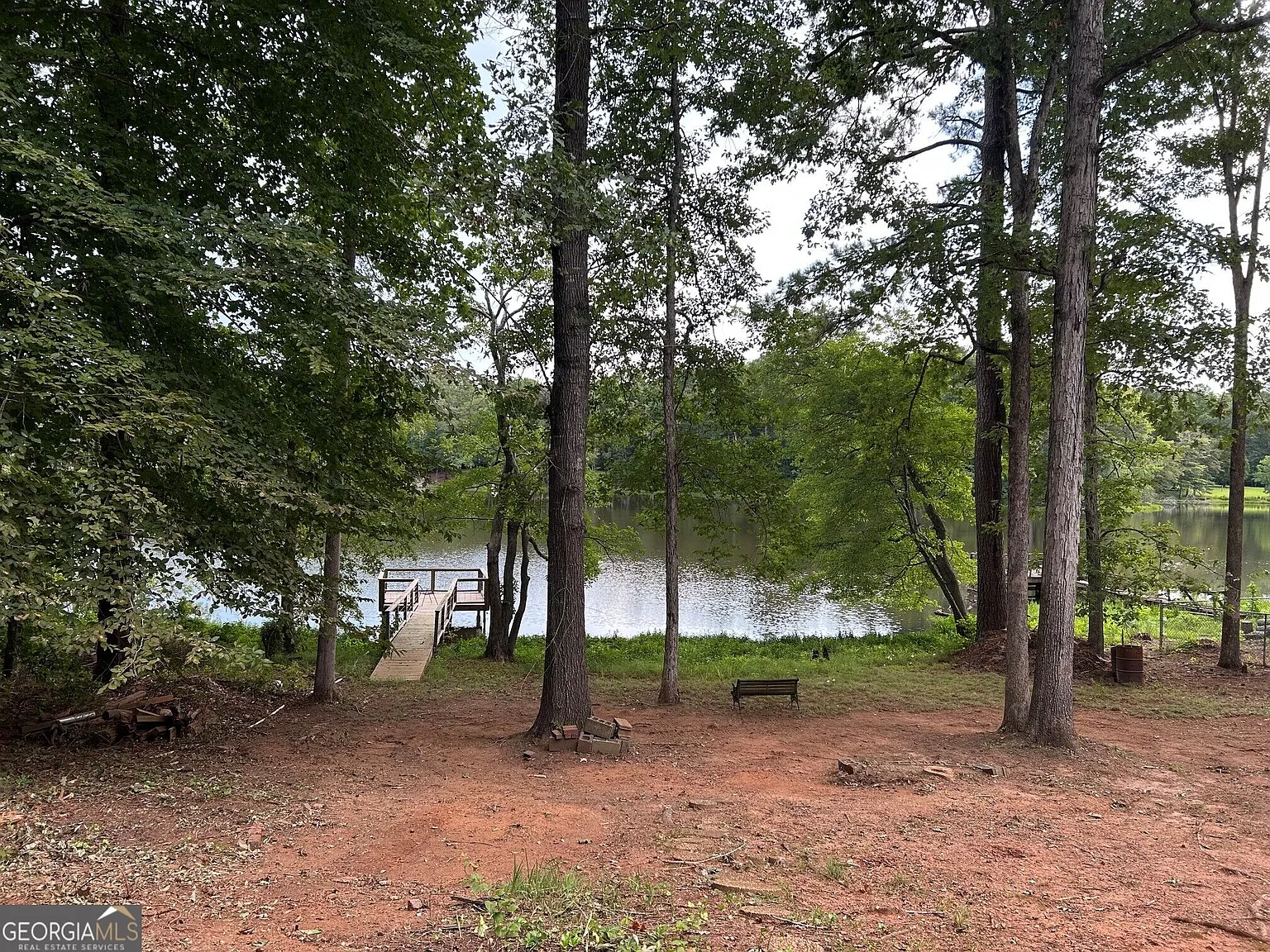 3 bed, 2.0 bath, 1008 sqft, $2,200 — Photo 3