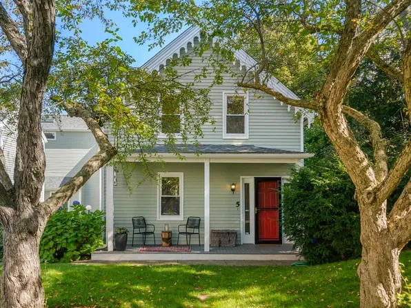 139 Cushing St APT 5, Cambridge, MA 02138