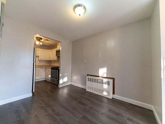 4th image of 2079 E 52nd St Floor 2