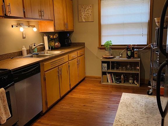 5th image of 4020 N Newhall St #1